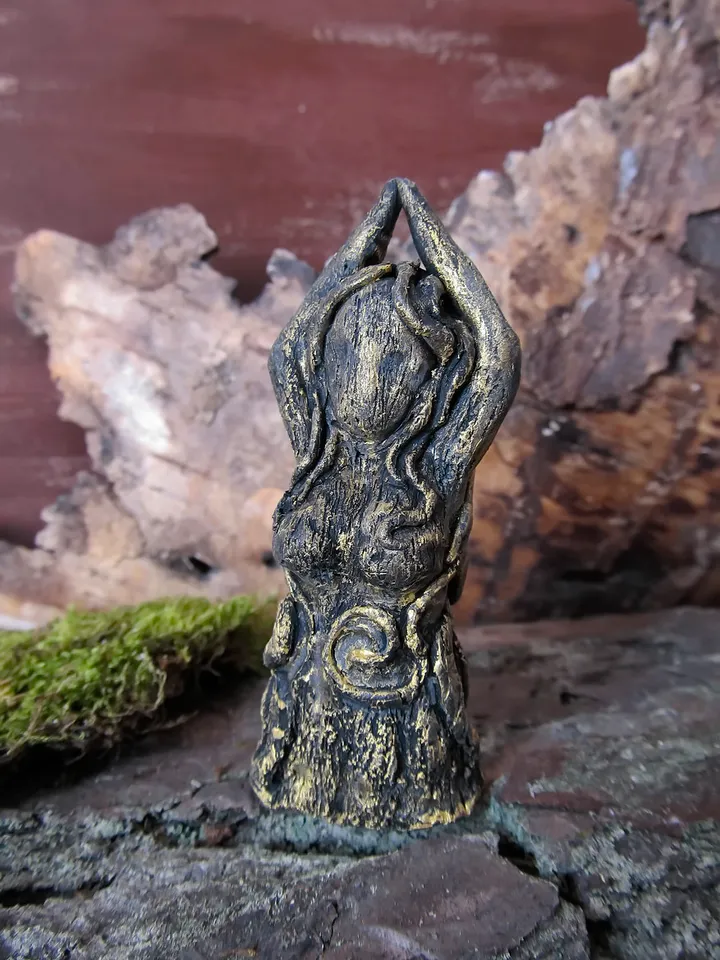 Mother Earth Goddess Gaia Wiccan Pagan statue Nature witch doll Wicca birth art sculpture Figurine Idol fertility Amulet Altar doll gift