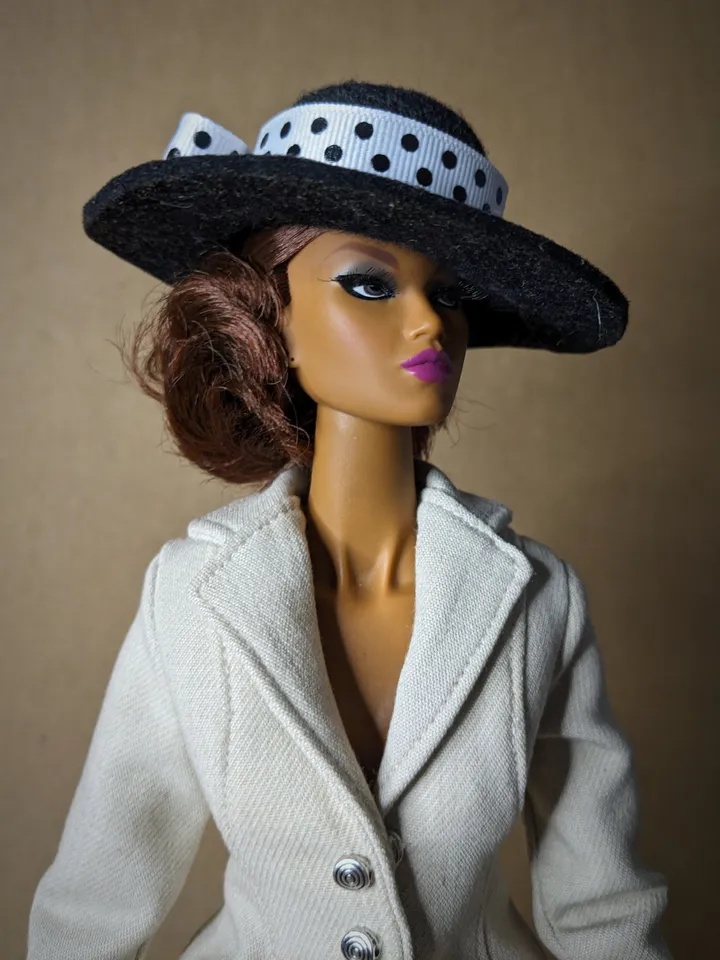 Felt hat for 16 inches Fashion Royalty female doll (black & white polka dot)
