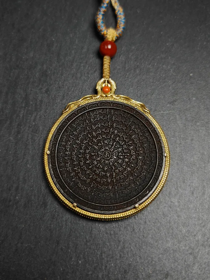 Gandhanra Handmade Tibetan Buddhist Amulet,Om Mani Padme Hum Badge Pendant,Mantra of Chenrezig,Protective Charm2.52"