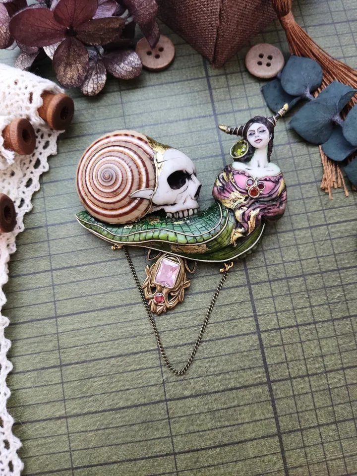 Art Nouveau Snail, Vintage Snail, Snail Shell brooch, Brooch with a snail