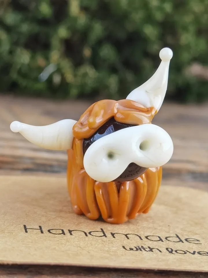Highland cow Christmas figurine GLASS FIGURINES Cow figurine Glass cow Miniature cow tiny cow Tiny glass animals Farm animals Terrarium