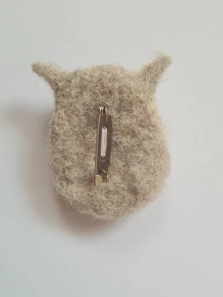 Owl felt brooch, handmade, felting, owl
