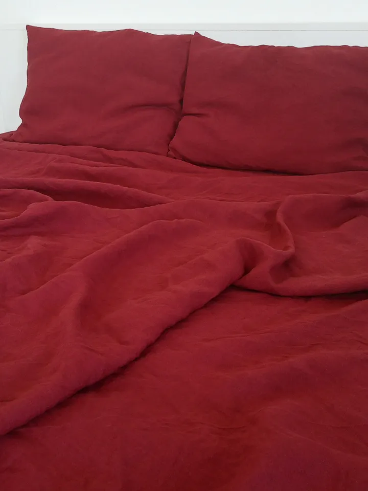 Maroon linen sheet set / 1 flat sheet + 1 fitted sheet + 2 pillowcases / Softened linen bedding / Stonewashed / Maroon bedding set