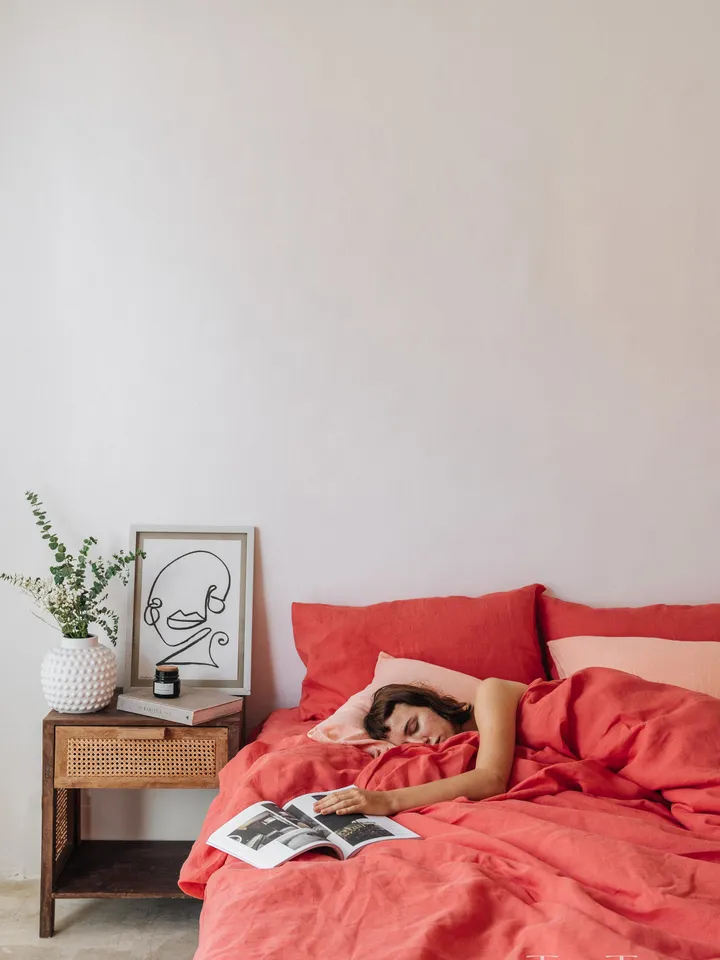 Coral linen bedding set/ Duvet cover + 2 Pillowcases in orange color / Duvet cover set / Comforter cover set / Coconut buttons / Ribbon ties