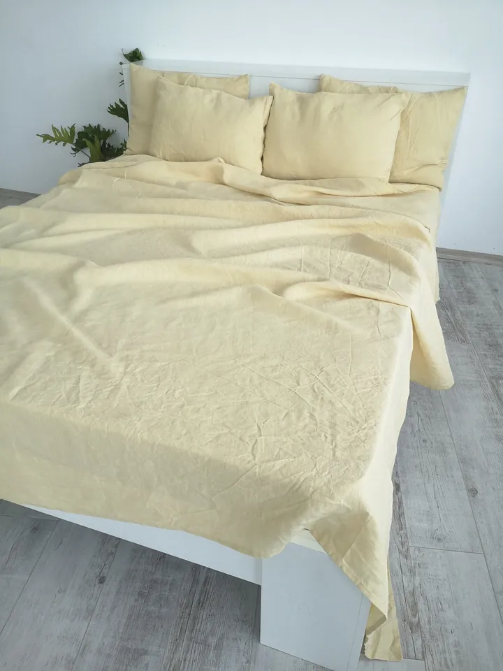 Pastel yellow linen sheet set / 1 flat sheet + 1 fitted sheet + 2 pillowcases / Softened linen bedding / Stonewashed / Yellow bedding set
