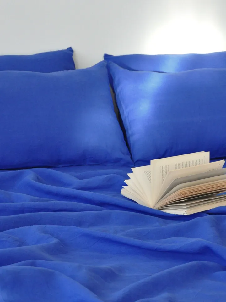 Royal blue linen sheet set / 1 flat sheet + 1 fitted sheet + 2 pillowcases / Softened linen bedding / Stonewashed / Blue bedding set