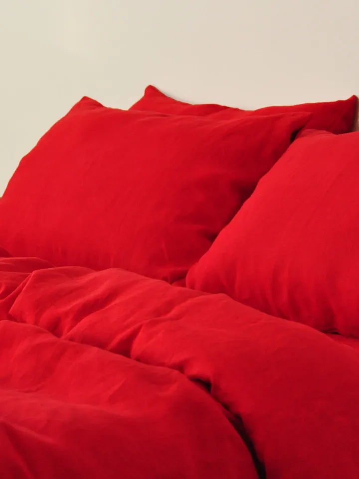 Scarlet red linen bedding set / 1 Duvet cover + 2 Pillowcases / Softened linen bedding / Comforter cover set / Coconut buttons / Ribbon ties