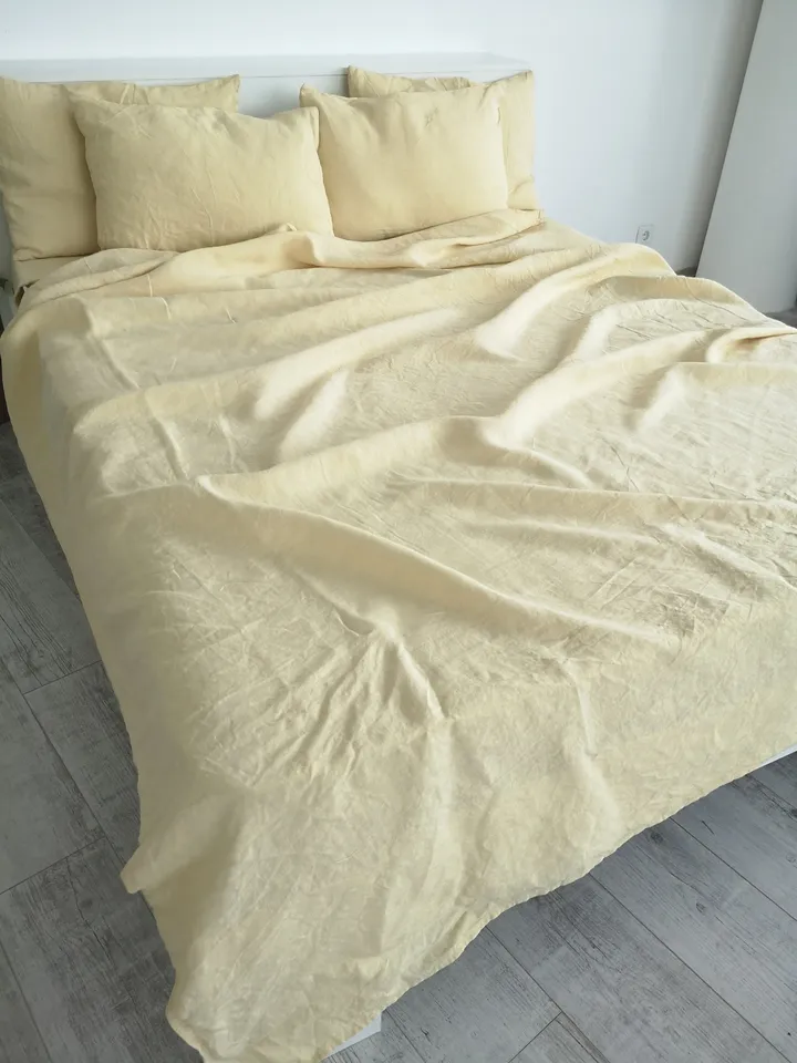 Pastel yellow linen sheet set / 1 flat sheet + 1 fitted sheet + 2 pillowcases / Softened linen bedding / Stonewashed / Yellow bedding set