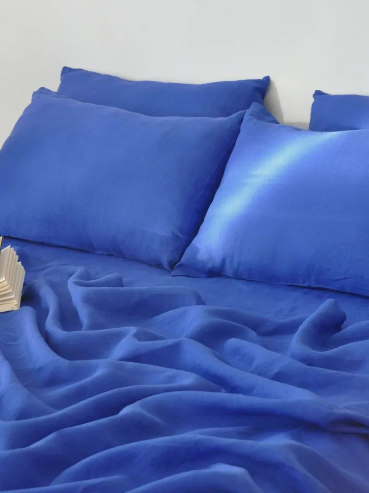 Royal blue linen sheet set / 1 flat sheet + 1 fitted sheet + 2 pillowcases / Softened linen bedding / Stonewashed / Blue bedding set