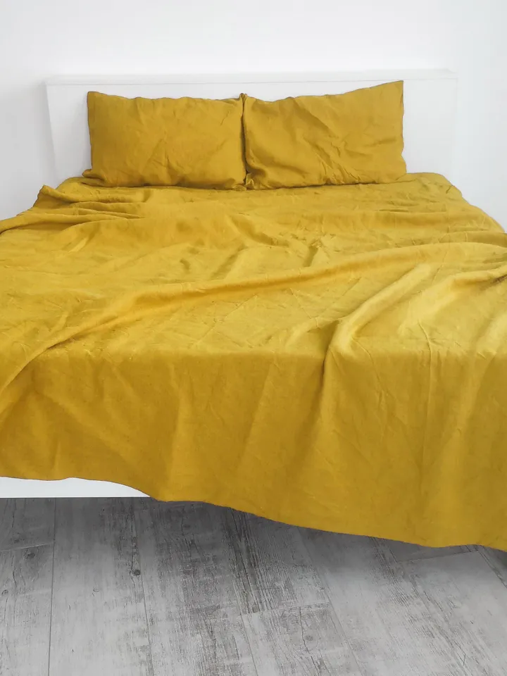 Mustard linen sheet set / 1 flat sheet + 1 fitted sheet + 2 pillowcases / Softened linen bedding / Stonewashed / Mustard bedding set