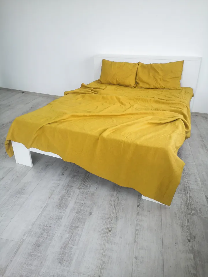 Mustard linen sheet set / 1 flat sheet + 1 fitted sheet + 2 pillowcases / Softened linen bedding / Stonewashed / Mustard bedding set
