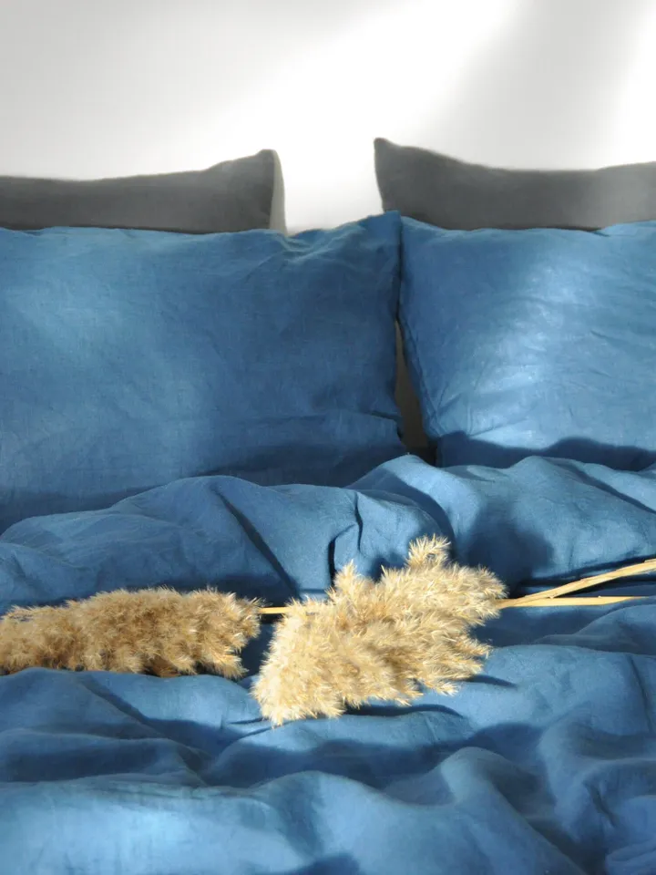 Ocean blue linen duvet cover / 1 duvet cover / Softened linen / Comforter cover / Quilt cover / Coconut buttons / Hidden closure
