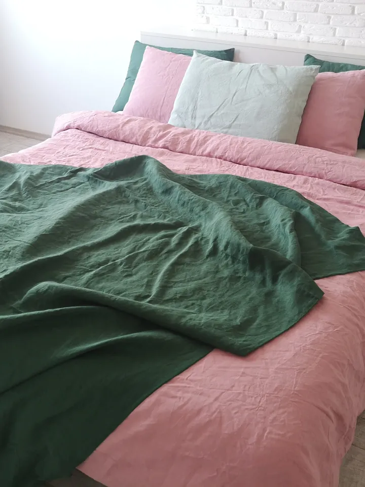 Forest green linen coverlet with or without filling / Softened linen / Medium weight / Emerald green custom size bed cover