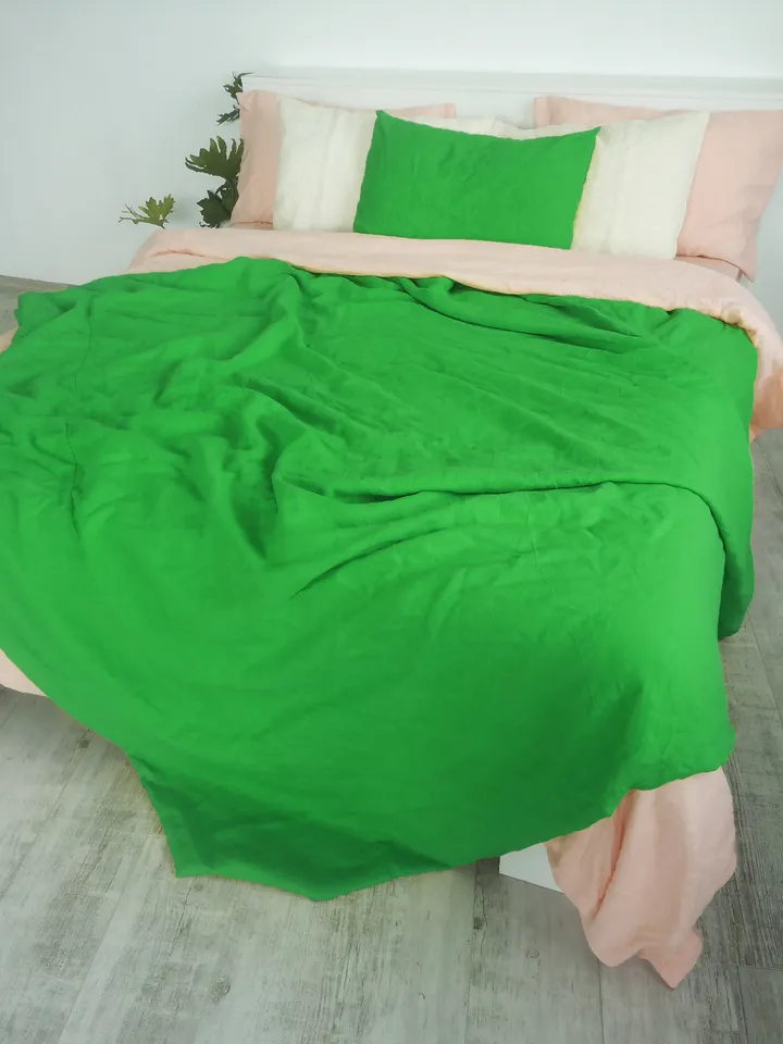 Bright green linen coverlet with or without filling / Softened linen / Medium weight / Double, Queen, California King, Custom size bed cover