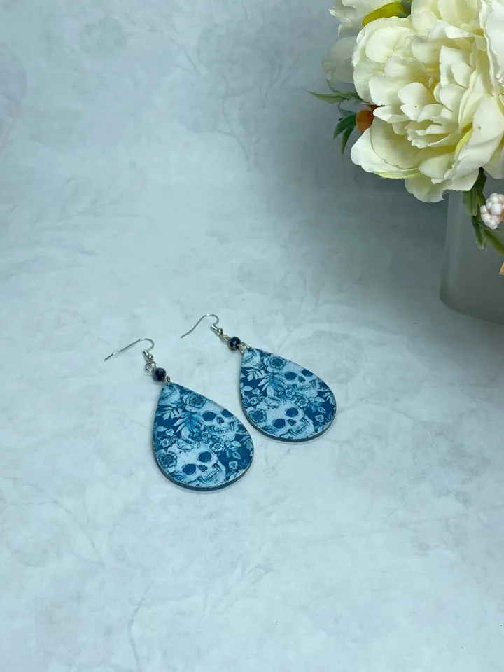 Stylish handmade earrings. Handmade jewelry.