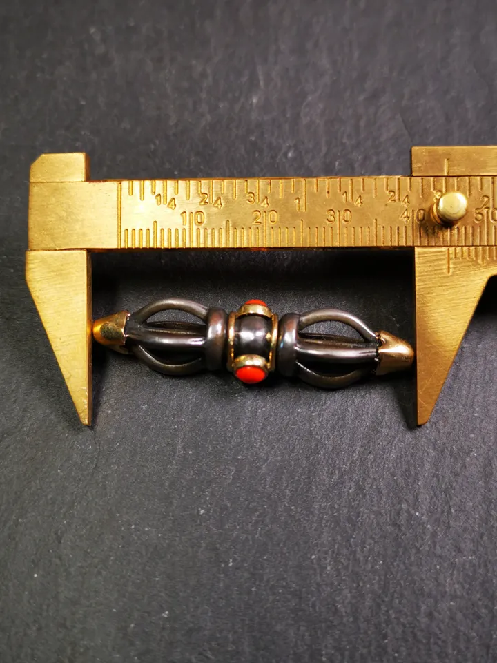 Gandhanra Tibetan Buddhist Amulet,Vajra Pendant, Made of Cold Iron,Inlaid with Agate