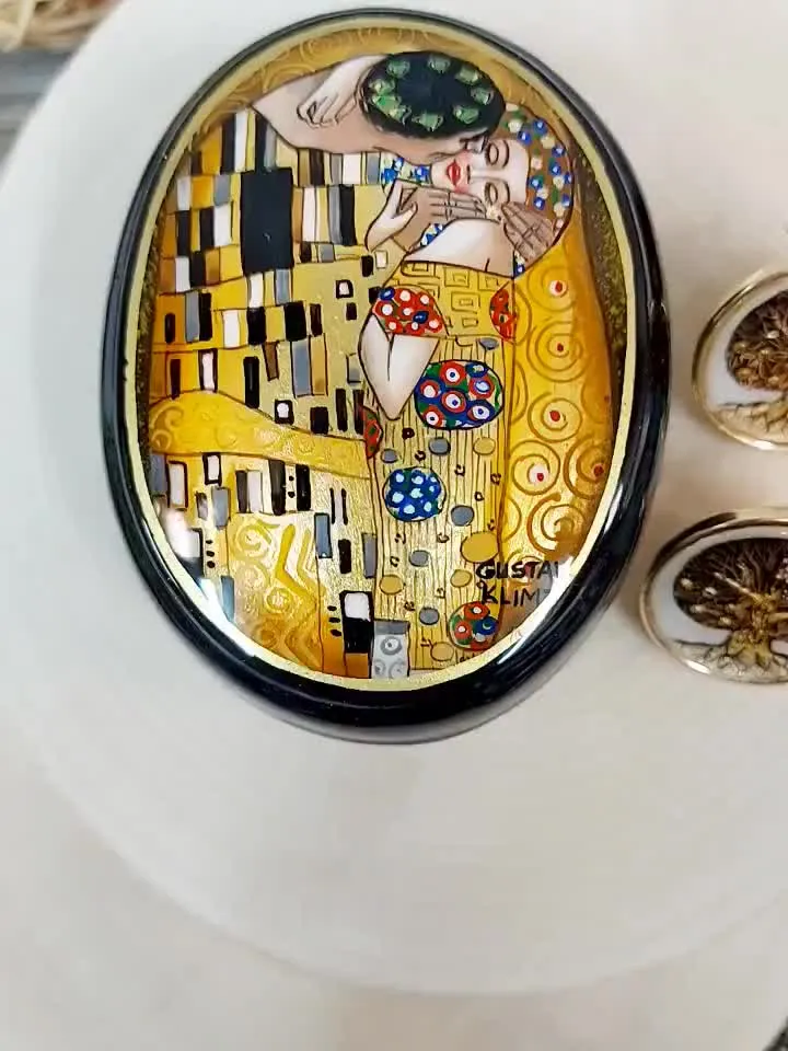 Beautiful Russian Lacquer box Art Deco "Kiss" Gustav Klimt Mother of pearl Papier mache Art gift Fedoskino Collectible Gift for her