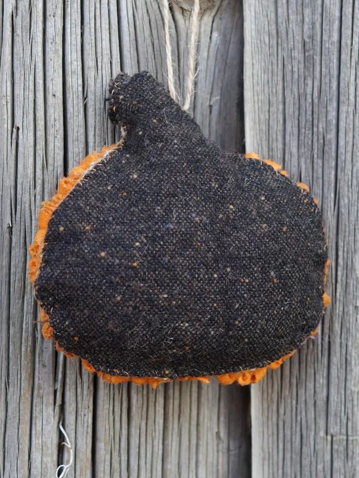 Primitive pumpkin ornament, rug hooking, halloween ornament, jack-o'-lantern ornament, ships from the US