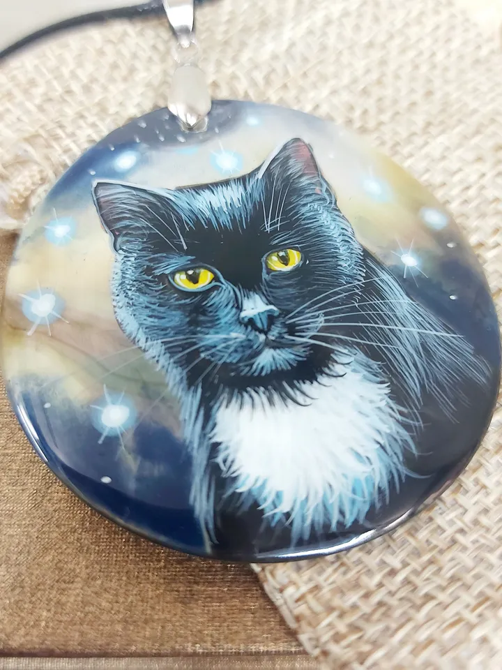 Beautiful mother-of-pearl pendant "Black Cat", miniature Hand-painted,fine art jewelry,A gift for her Artistic gift Fedoskino.Abalone shell