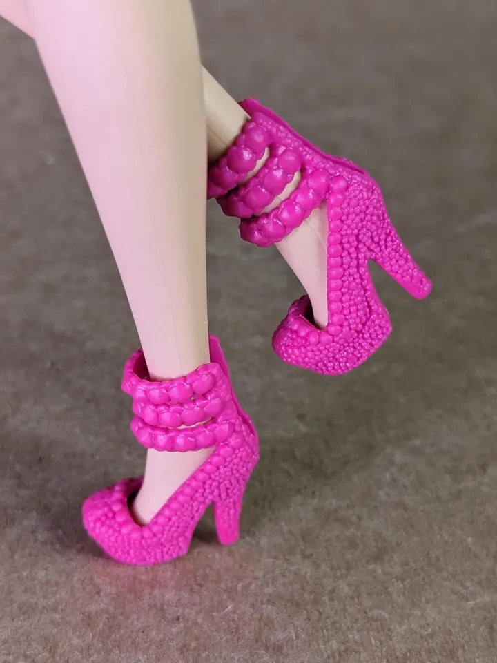 Pink high-heeled shoes for 1/6 scale female dolls