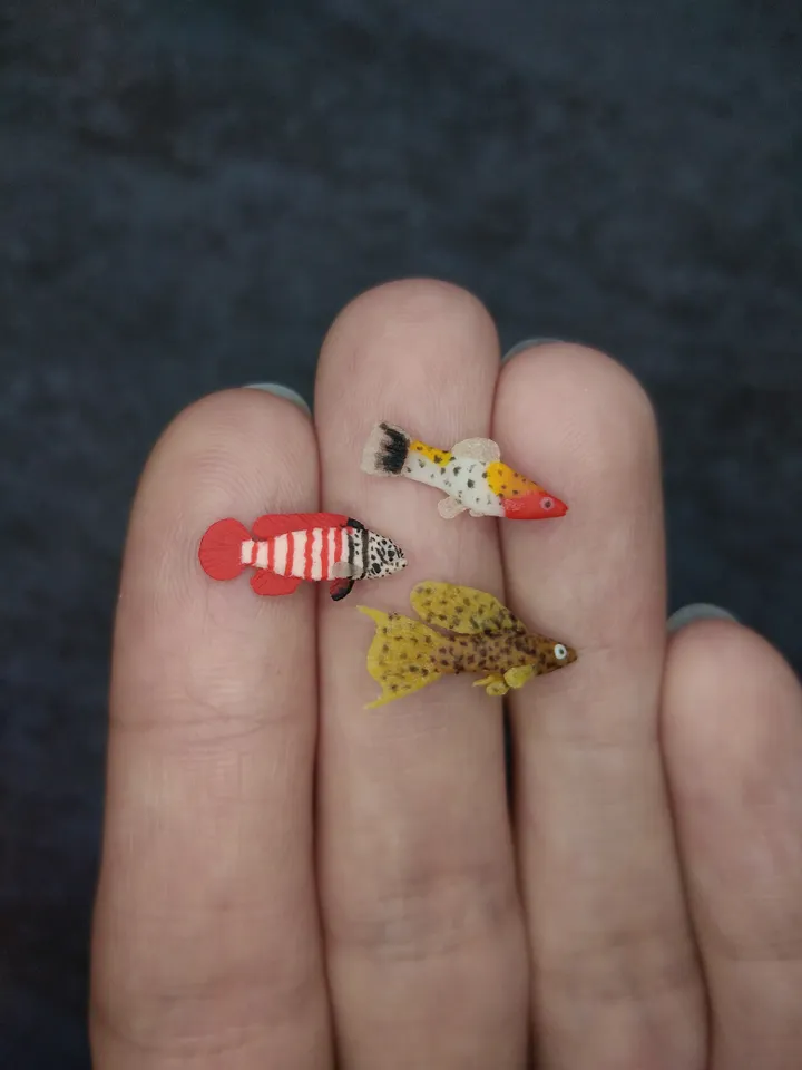 Set of miniature aquarium fish 25 pcs, tiny fish for diorama, dollhouse or resin art