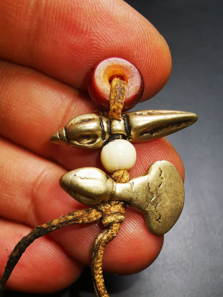 Gandhanra Antique Tibetan Amulet,Mini Kartika(knife of the dakinis) and Kila(Dorje Phurba)for Mala, Trantic Buddhism Dharma, 50 Years Old.
