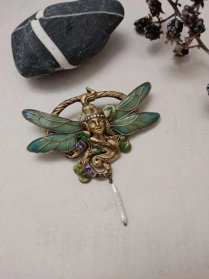 Dragonfly brooch,dragonfly pin,Insect brooch,Dragonfly charm,Dragonfly jewelry