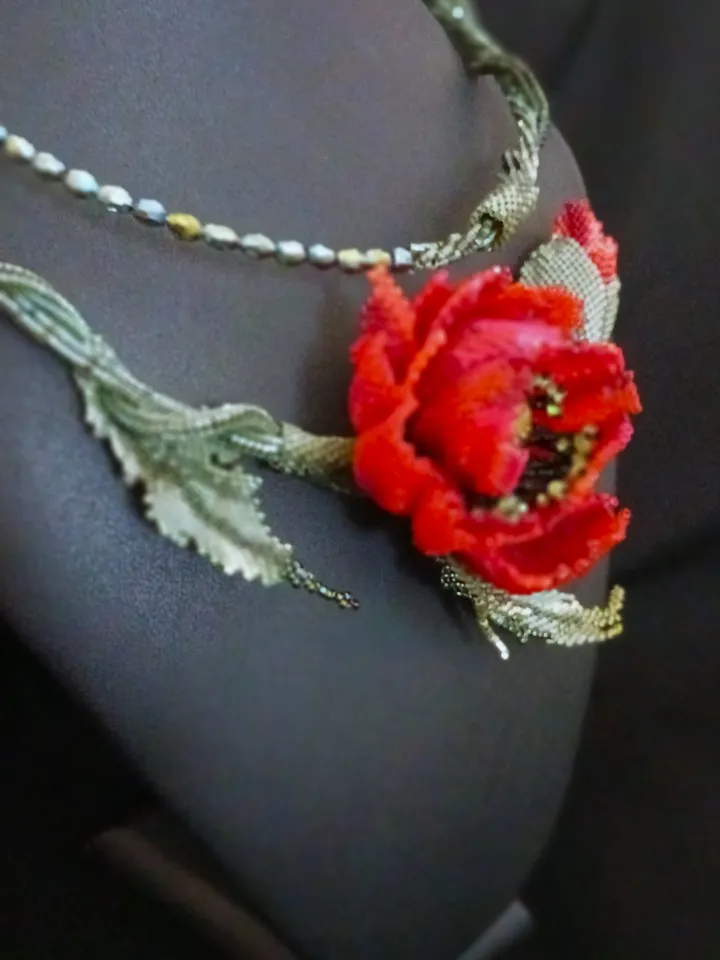 Poppy beaded necklace