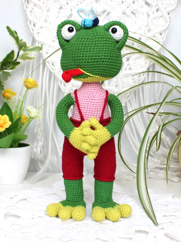 Frog pattern crochet PDF Frog amigurumi toy Cute toy Animal crochet Funny frog