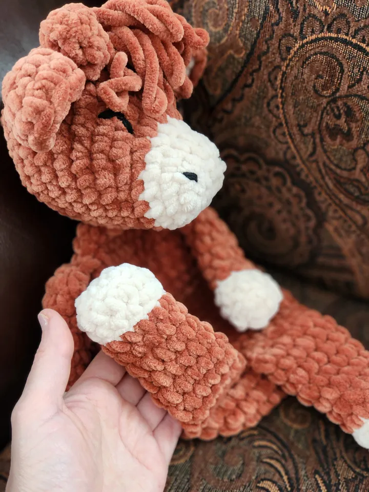 Highland Cow Crochet Snuggle Pattern – Plush Baby Cuddle Toy with Video Tutorial of tricky parts