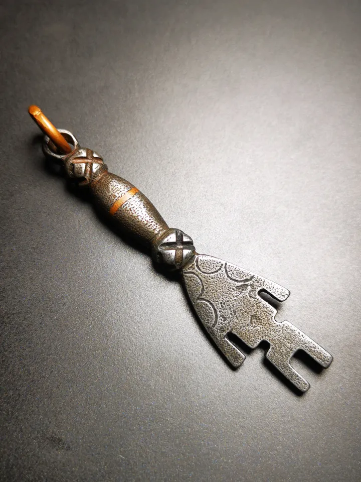 Gandhanra Handmade Tibetan Buddhism Amulet, The Key of Heart Pendant, Made of Cold Iron