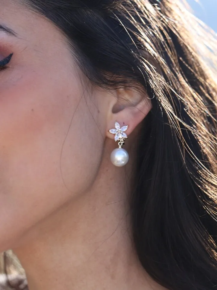 Swarovski Crystal Flower Clip-on Wedding Earrings | Gold Floral Bridal Earrings | Pearl Wedding Jewelry, Floral Bridal Jewelry, Gift For Her