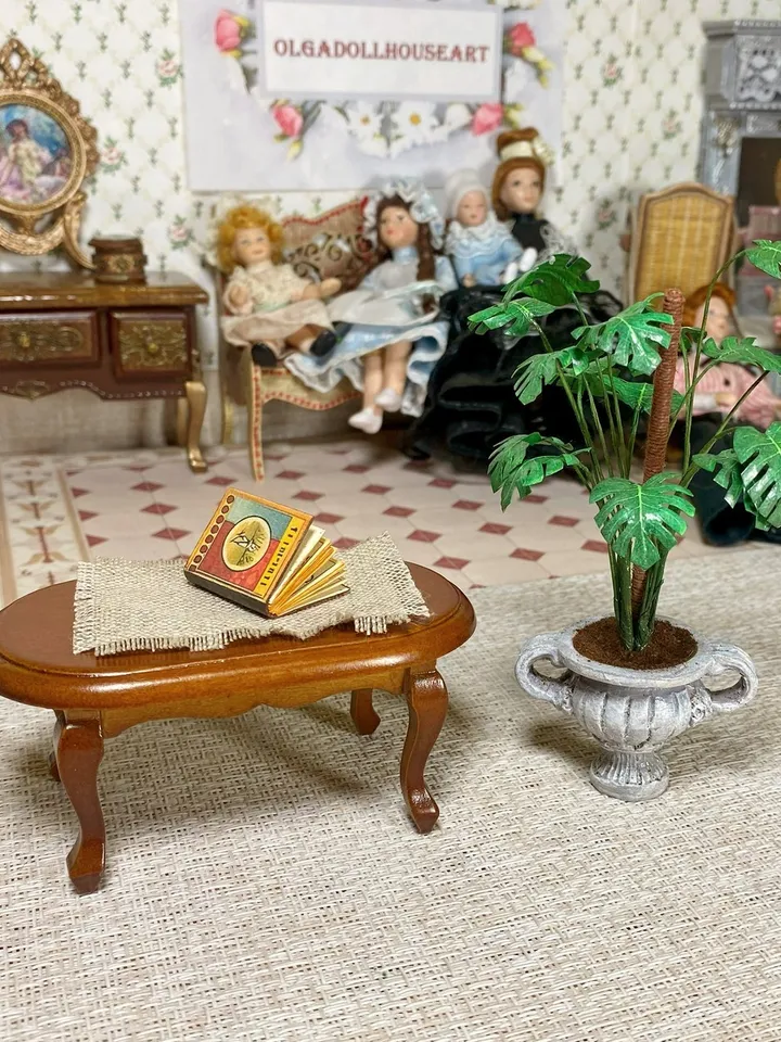 Houseplant in a floor planter for a 1:12 scale dollhouse. Miniature dollhouse. Handmade. Plant for a doll.