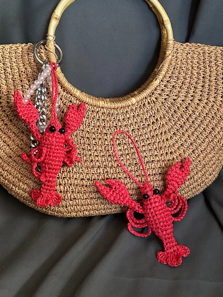Crochet pattern lobster pendant digital instant download and video tutorial, bags charm, sea creature crochet, keychain ocean, fisherman
