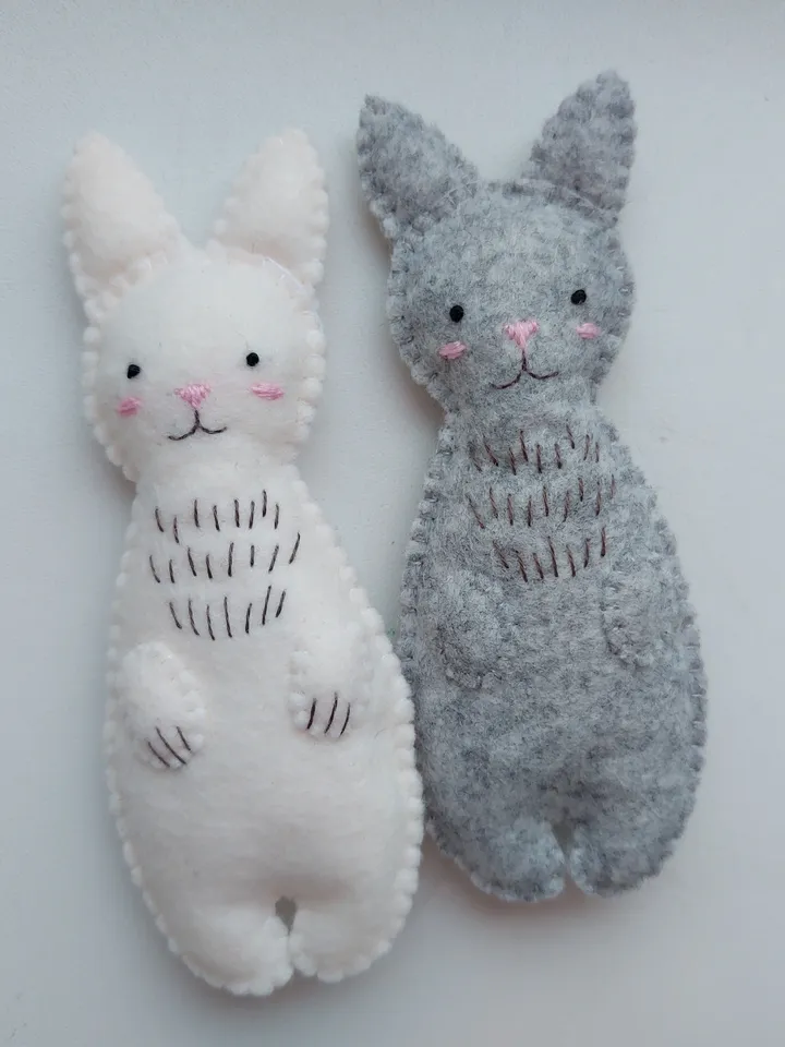 Set of 2 Mini bunny ornaments, easter gift, easter decor, felt easter ornaments