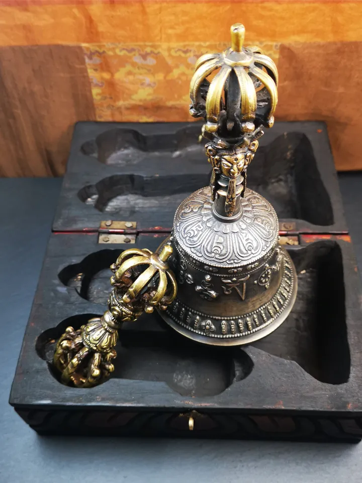 Gandhanra Vintage Vajra and Bell Set,Tibetan Tantric Buddhism (Vajrayana) Ritual Implement,Handmade in Nepal,7.0"