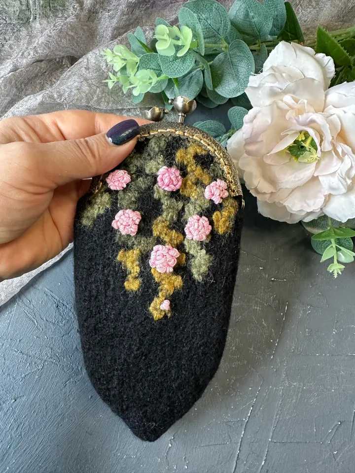 Glasses case with embroidery