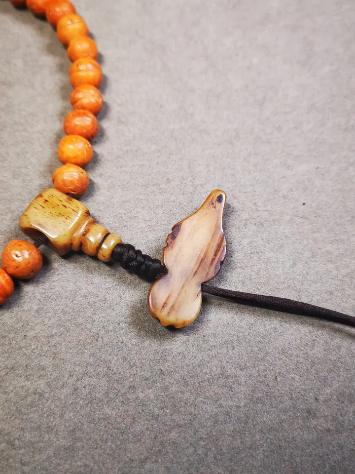 Gandhanra Handmade Tibetan Pendant Bead,Bone Carved Spacer Bead for Mala,Scorpion Guru of Padmasambhava Amulet