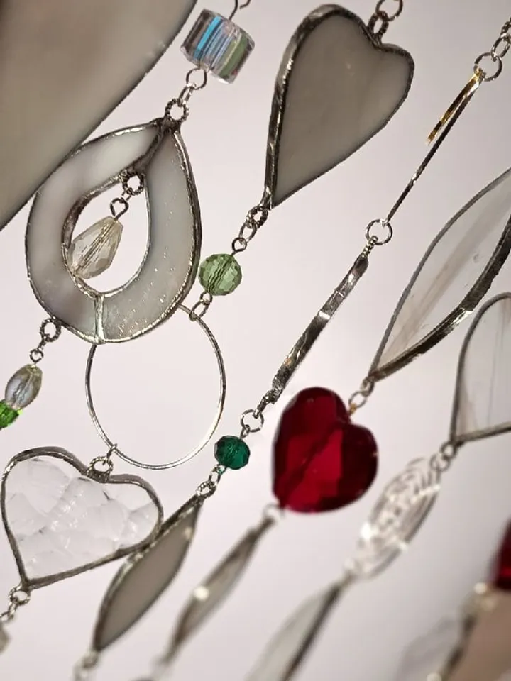 Snow-White Garland with Mother-of-Pearl Leaves and Dimensional Hearts, Pearl Whisper Suncatcher Garland, White Glass Garland with Mother-of-Pearl Leaves and Hearts, Handmade Tiffany Glass Garland with Iridescent Details,Elegant White Stained Glass Hanging