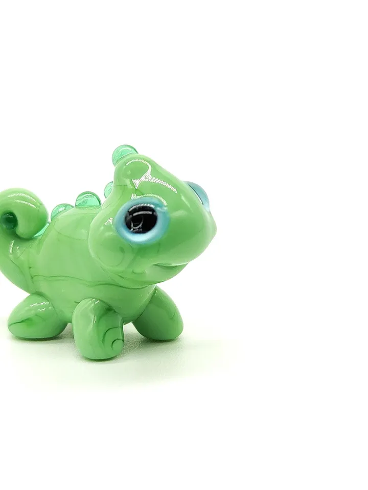 GLASS FIGURINES Chameleon figurine MIniature Chameleon ornament Glass Chameleon scuplture Chameleon gift Reptile figurine Terrarium Aquarium