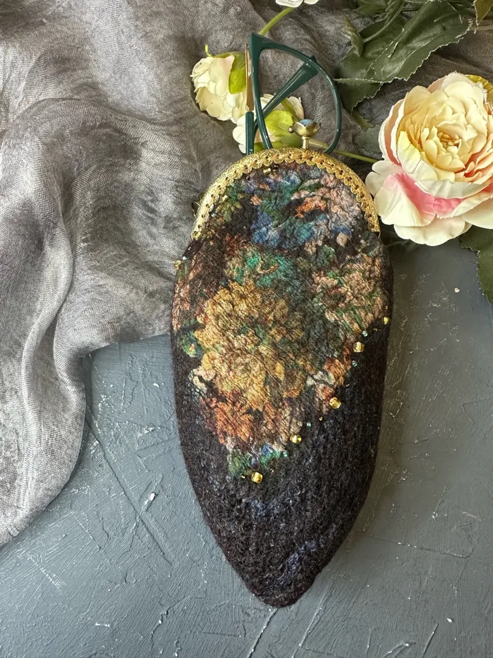 Glasses case for woman