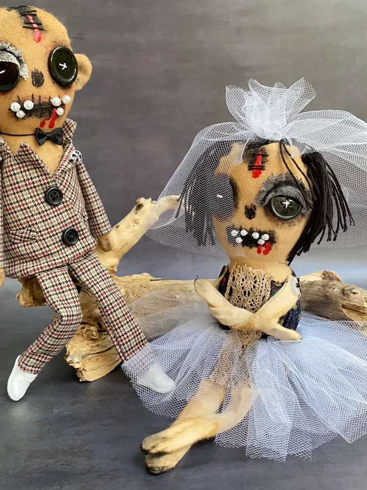 Creepy doll , Dark Gothic Wedding . Halloween wedding gift ideas . Halloween dolls .