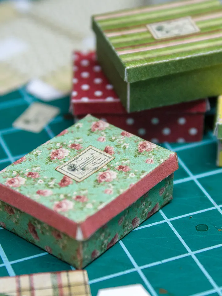 TEMPLATE Miniature retro boxes for 1:12 scale dollhouse