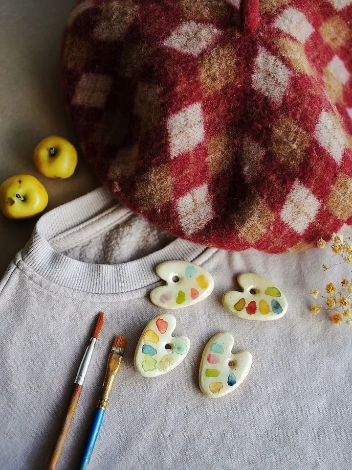 Warm brooch made of polymer clay, artistic palette pin, artistic palette brooch