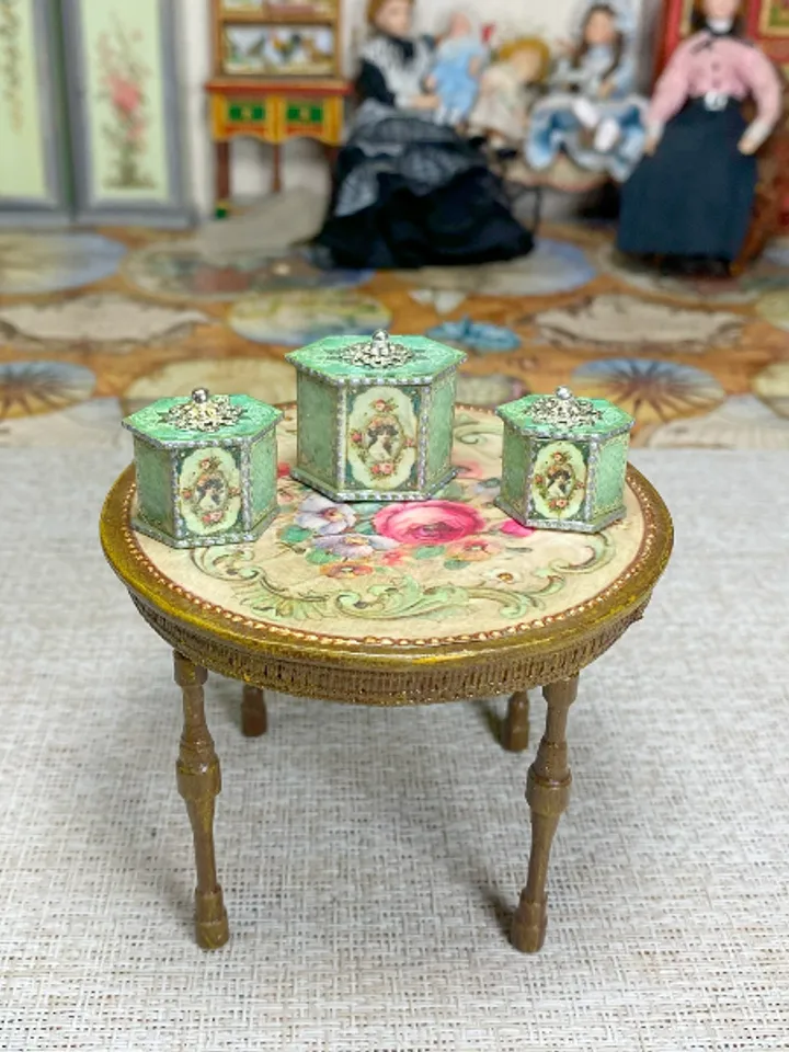 Set of vintage doll boxes. 1:12.