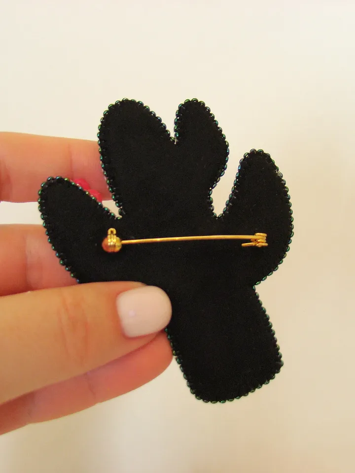 Brooch Cactus, beaded brooch, embroidered brooch, handmade design, custom brooch, cute brooch, green brooch