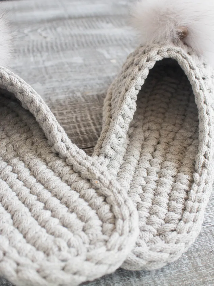 Bride slippers - Bridesmaid slippers - Bridesmaid gift