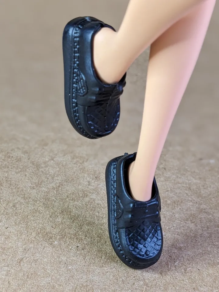 Black flat school shoes for 10.5 inch female dolls (MH, EAH)