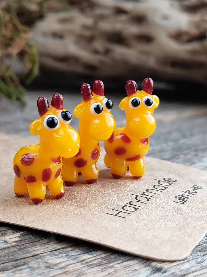 Tiny giraffe miniature, glass animal figurine, africa micro sculpture for terrarium decoration / miniature animals Glass Giraffe sculpture