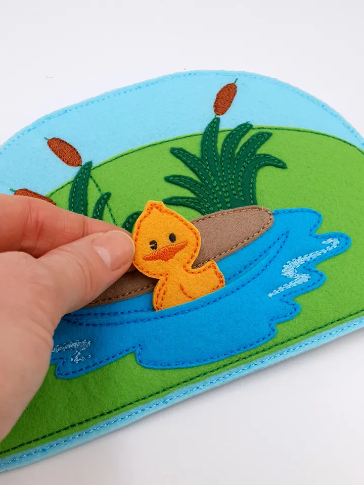 Farm Quiet Book ITH Embroidery Design Set, Felt Activity Book Pattern with Finger Puppets, Educational Farm Toy 5x7 Hoop